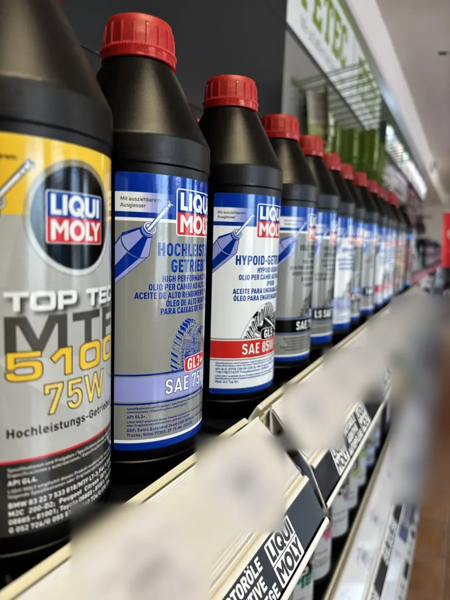 Getriebeöle von LIQUI MOLY im Regal bei Autoteile Vogel